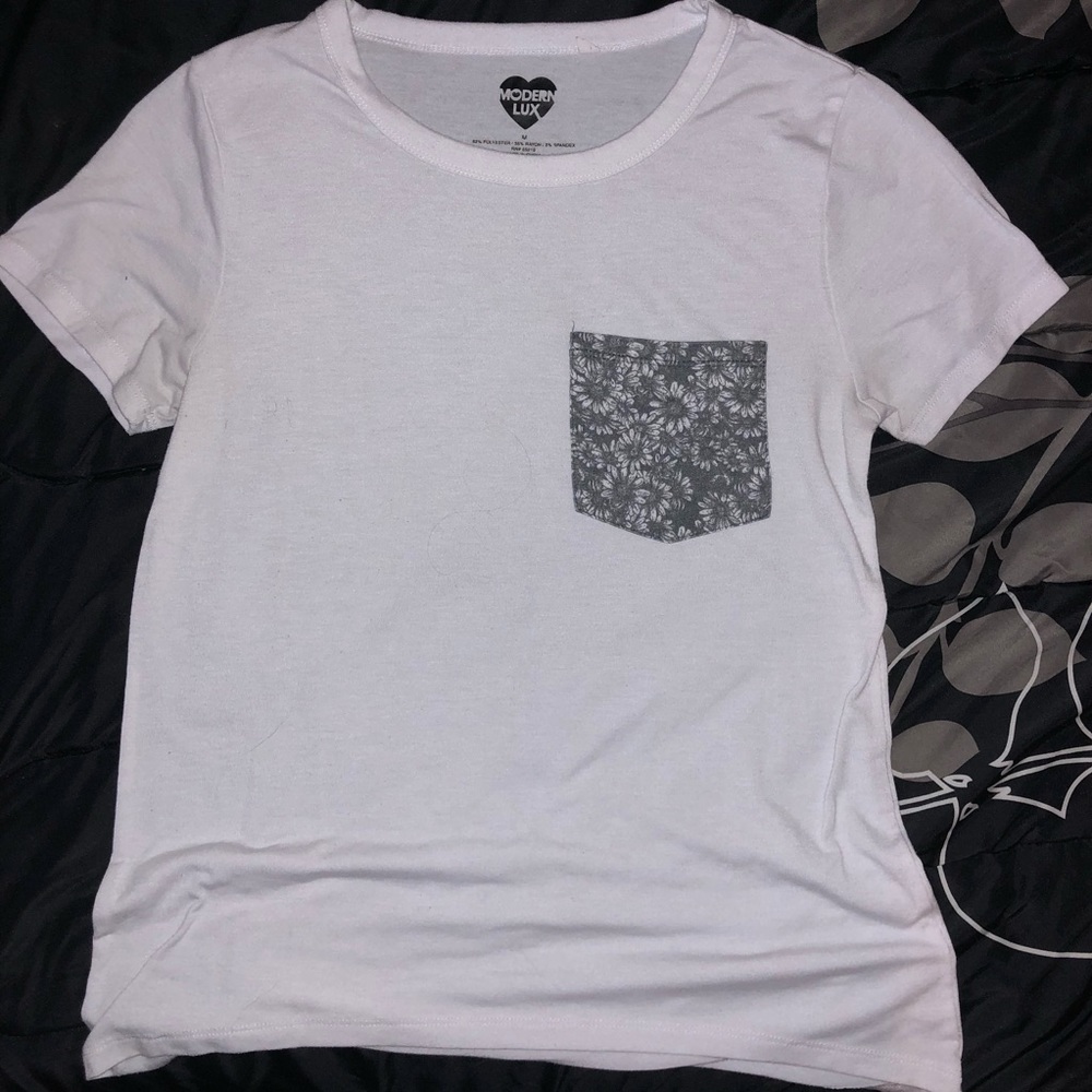 Plain White Tee w/ Flower Pocket